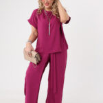 Amarantowy elegancki komplet damski plus size bluzka i spodnie z rozcięciem po boku 44-52