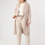 Beżowy-płaszcz-przejściowy-plus-size-wiązany-w-pasie (6)