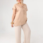 Bluzka-damska-duże-rozmiary-z-haftem-i-krótkim-rękawem-beżowa (5)