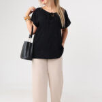 Bluzka-damska-duże-rozmiary-z-haftem-i-krótkim-rękawem-czarna (6)