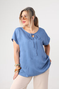 Bluzka damska duże rozmiary z haftem i krótkim rękawem niebieska 44-50