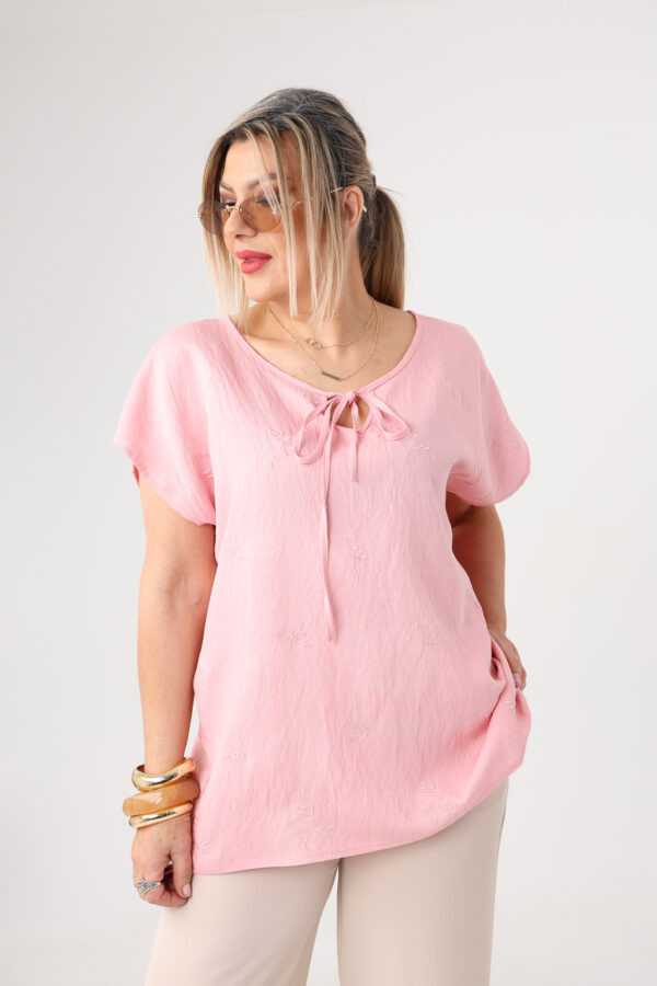 Bluzka damska duże rozmiary z haftem i krótkim rękawem różowa 44-50