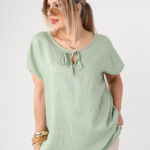 Bluzka damska duże rozmiary z haftem i krótkim rękawem zielona 44-50