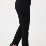 Czarne-jeansy-plus-size-z-gumką-w-pasie-wysoki-stan-42-52 (5)