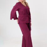 Elegancki-komplet-damski-plus-size-amarantowy-bluzka-i-spodnie-44-52 (2)