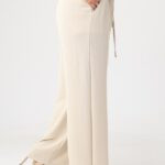 Letnie-spodnie-damskie-duże-rozmiary-z-szerokimi-nogawkami-beżowe (2)