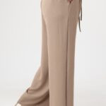 Letnie-spodnie-damskie-duże-rozmiary-z-szerokimi-nogawkami-brązowe (3)