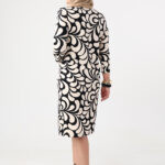 Prosta-sukienka-plus-size-w-modne-wzory-beżowo-czarna (2)