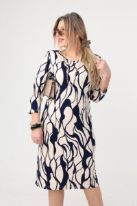 Prosta sukienka plus size w modne wzory beżowo-granatowa 44-50