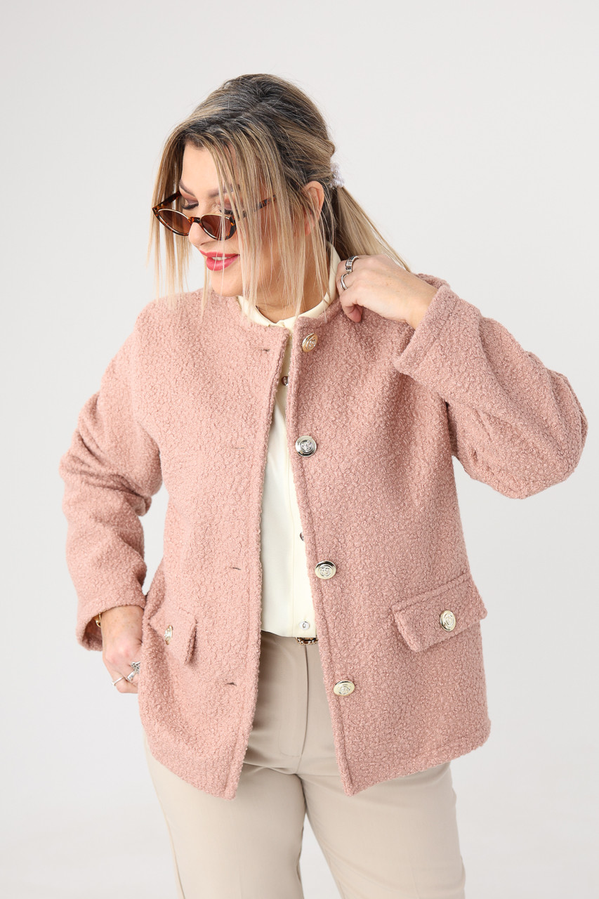 Przejściowa damska kurtka bukla plus size narzutka pudrowy róż 44-52