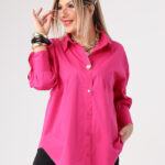 Różowa-elegancka-koszula-damska-plus-size-z-ozdobną-broszką (5)