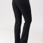 Spodnie-damskie-czarne-jeansy-plus-size-z-prostą-nogawką-48-60 (1)