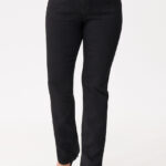 Spodnie-damskie-czarne-jeansy-plus-size-z-prostą-nogawką-48-60 (6)
