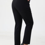 Spodnie-damskie-eleganckie-plus-size-czarne-z-ozdobną-klamrą-42-50 (4)