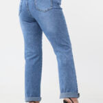 Spodnie-jeansy-mom-fit-plus-size-z-podwiniętą-nogawką-42-50 (5)