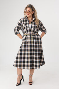 Sukienka koszulowa plus size w kratę czarno-beżowa 42-50
