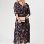 Sukienka-szyfonowa-plus-size-w-orientalne-wzory-granatowa-44-52 (7)