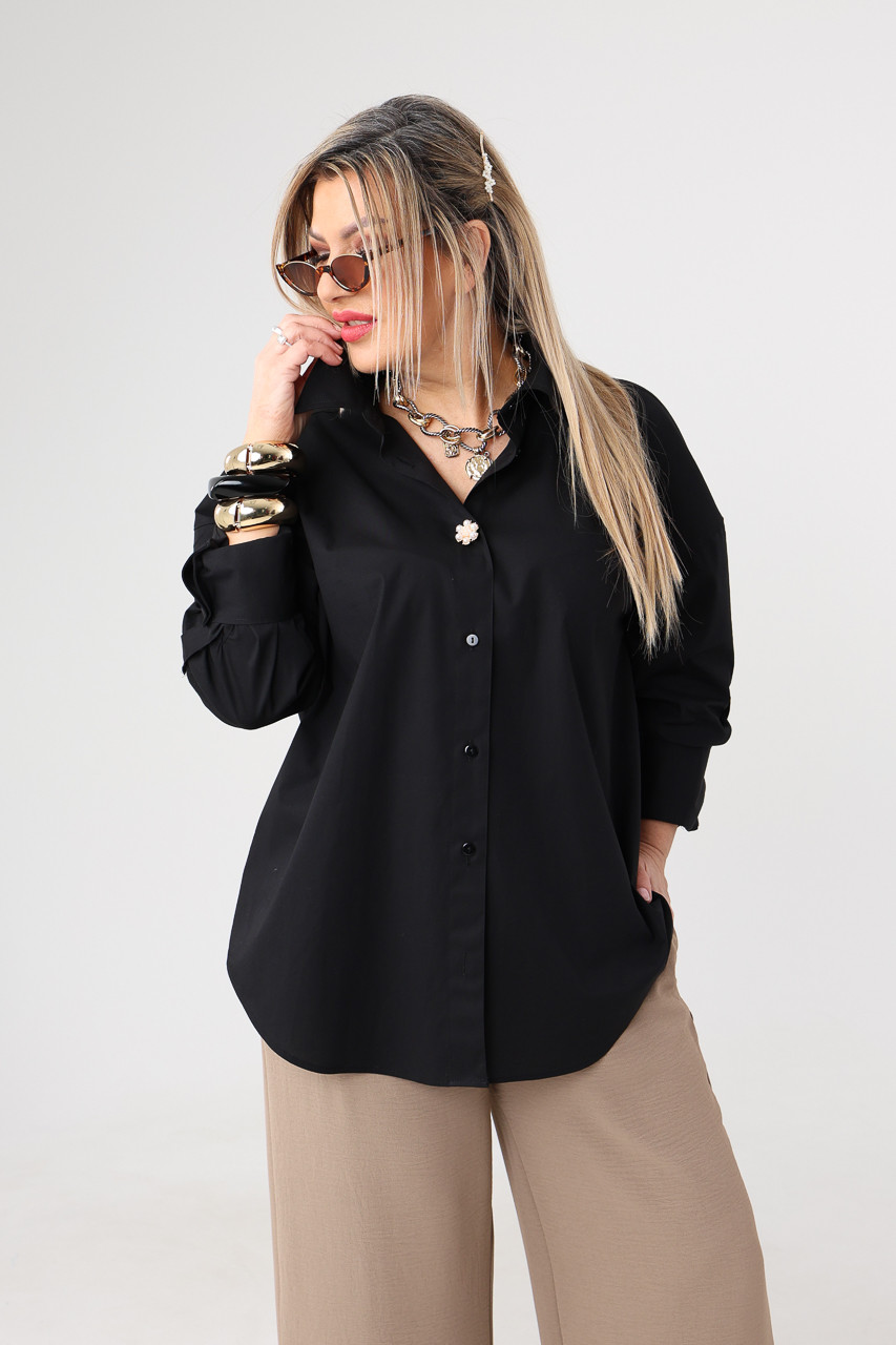 Czarna elegancka koszula damska plus size z ozdobną broszką 42-50