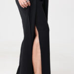 czarny-elegancki-komplet-damski-plus-size-bluzka-i-spodnie-z-rozcięciem-po-boku (8)