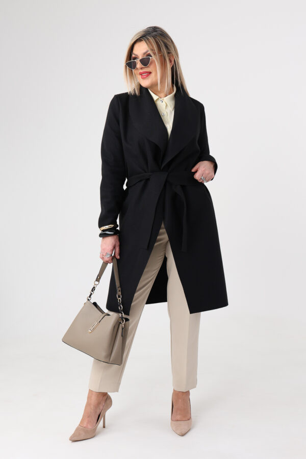 Czarny płaszcz przejściowy plus size wiązany w pasie 42-50