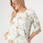 Modna bluzka dla puszystych styl wizytowy