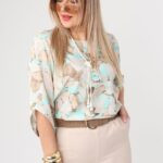 elegancka-bluzka-dla-puszystej-bezowo-mietowa-z-ozdobnym-wzorem (6)