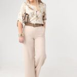 elegancka-bluzka-dla-puszystej-bezowo-zolta-z-ozdobnym-wzorem (6)