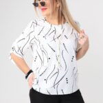 Modna bluzka dla puszystych styl wizytowy