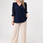 elegancka-bluzka-z-zabotem-plus-size-granatowa (5)