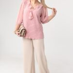 elegancka-bluzka-z-zabotem-plus-size-rozowa (5)