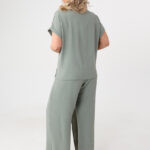 khaki-elegancki-komplet-damski-plus-size-bluzka-i-spodnie-z-rozcięciem-po-boku (1)