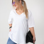 luzna-bluzka-z-dekoltem-v-plus-size-biala (5)