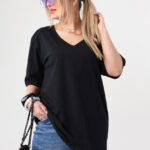 luzna-bluzka-z-dekoltem-v-plus-size-czarna (4)