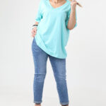 luzna-bluzka-z-dekoltem-v-plus-size-mietowa (4)