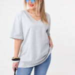 luzna-bluzka-z-dekoltem-v-plus-size-szara (4)