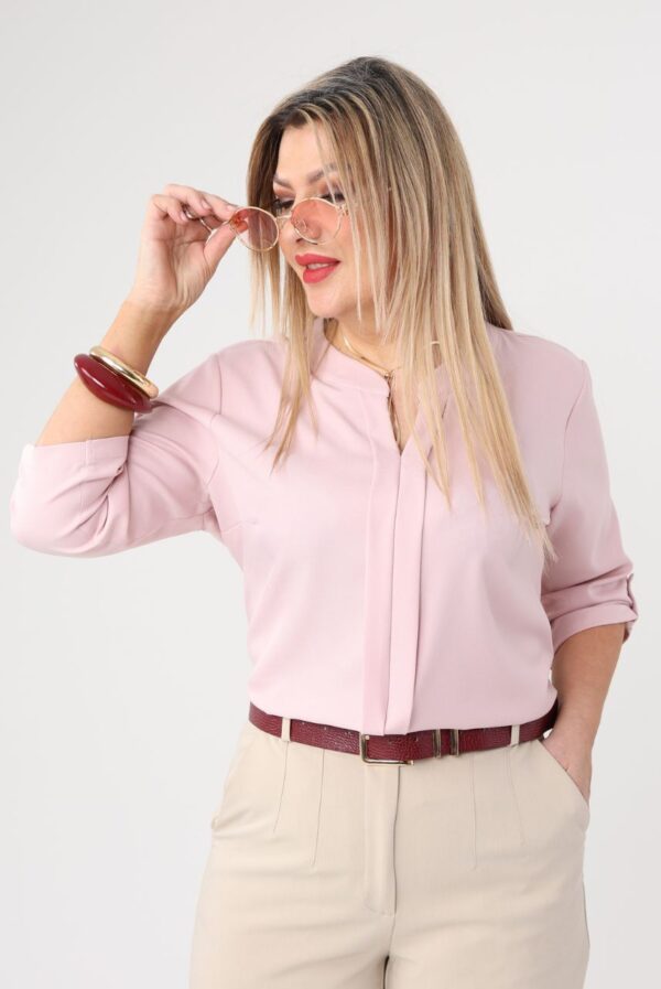 Elegancka bluzka w dużym rozmiarze różowa – moda plus size