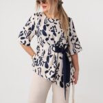 Komplet damski elegancki plus size beżowo-granatowy (3)