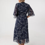 Lekka-sukienka-plus-size-szyfonowa-w-malarskie-wzory-granatowo-biała 44-56 (2)