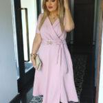 Rozkloszowana sukienka kopertowa plus size różowa 42-54