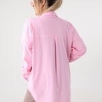 RÓŻOWA elegancka koszula plus size z ozdobną aplikacją 42-50 (2)