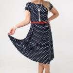 Sukienka w groszki z paskiem granatowa (3)