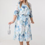 Zwiewna-sukienka-siateczkowa-plus-size-niebiesko-biała 44-54 (4)