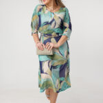 Zwiewna sukienka siateczkowa plus size zielono-granatowa 44-54