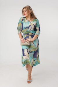 Zwiewna sukienka siateczkowa plus size zielono-granatowa 44-54