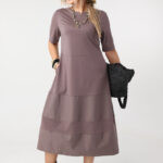 Zwiewna sukienka trapezowa PLUS SIZE brązowa 44-52