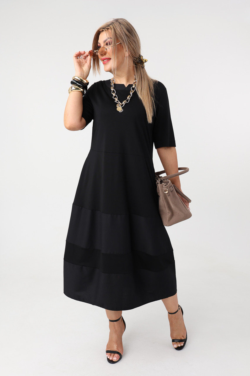 Zwiewna sukienka trapezowa PLUS SIZE czarna 44-52