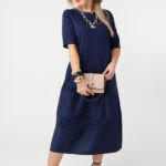 Zwiewna sukienka trapezowa PLUS SIZE granatowa 44-52
