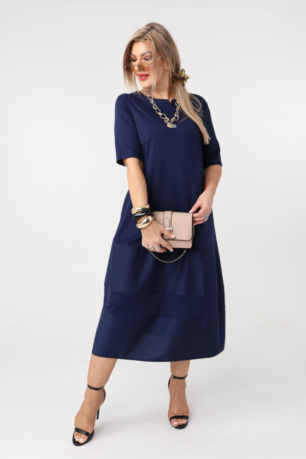 Zwiewna sukienka trapezowa PLUS SIZE granatowa 44-52