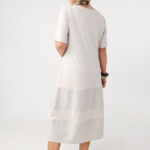 Zwiewna sukienka trapezowa PLUS SIZE kremowa 44-50 (2)