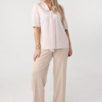 bezowa-elegancka-bluzka-plus-size-z-wiazaniem-na-dekolcie (3)